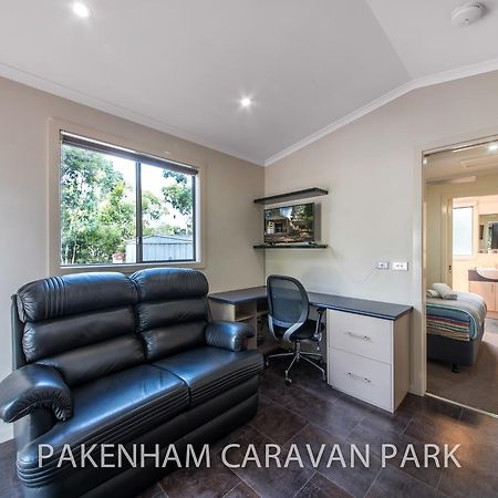 Отель Pakenham Caravan Park Экстерьер фото