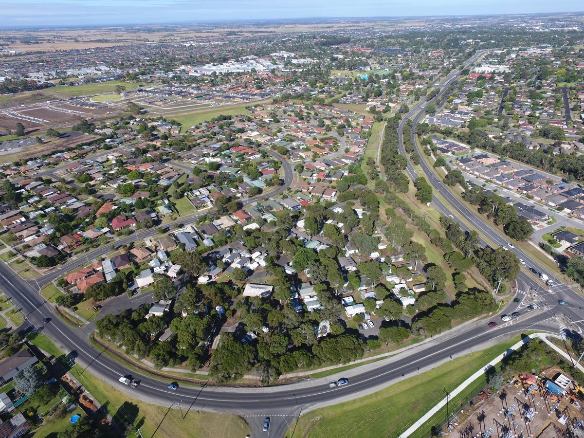 Отель Pakenham Caravan Park Экстерьер фото